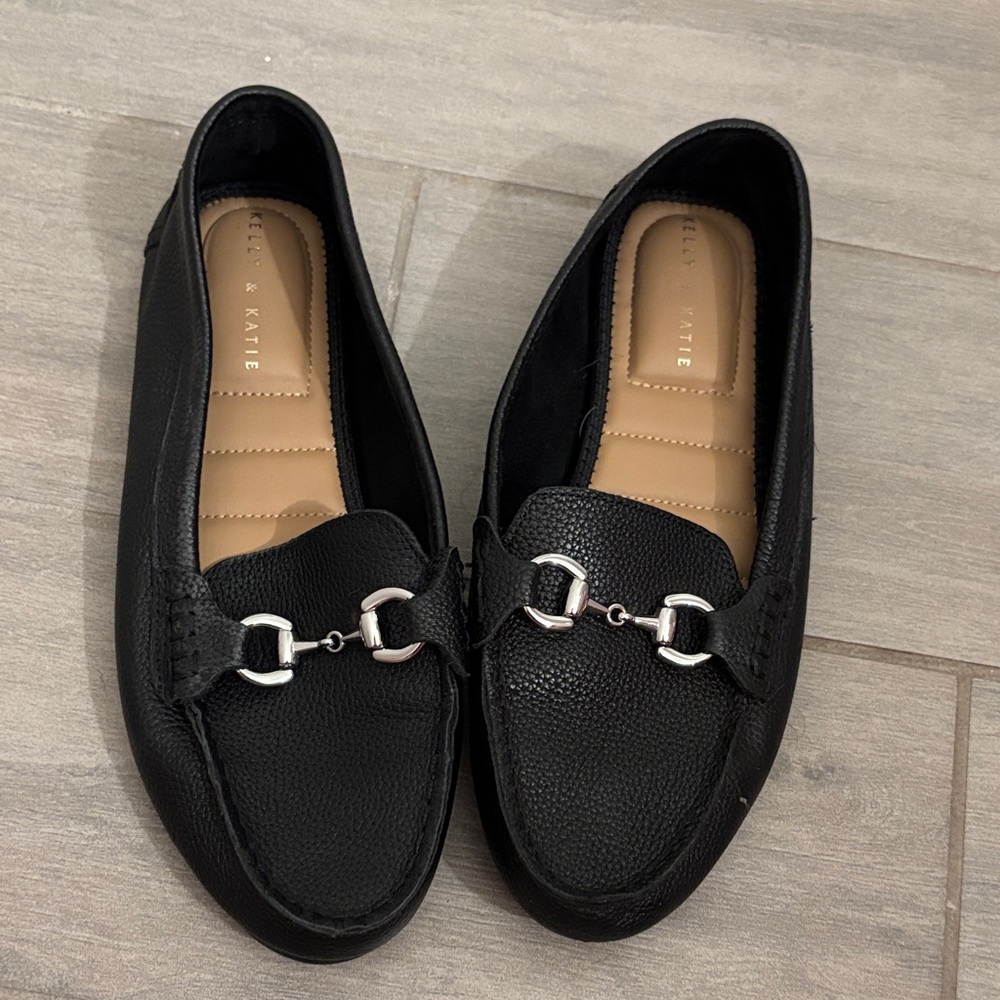 Kelly & Katie Elegant Black Loafers